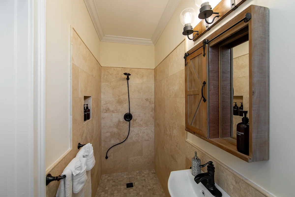 Ocean Lyra: Third en-suite