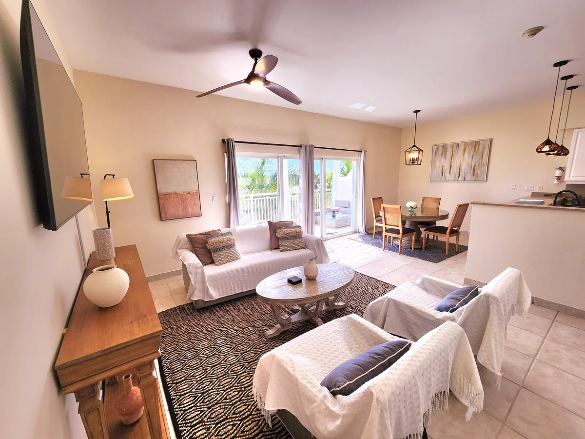 Ocean Melody: interior