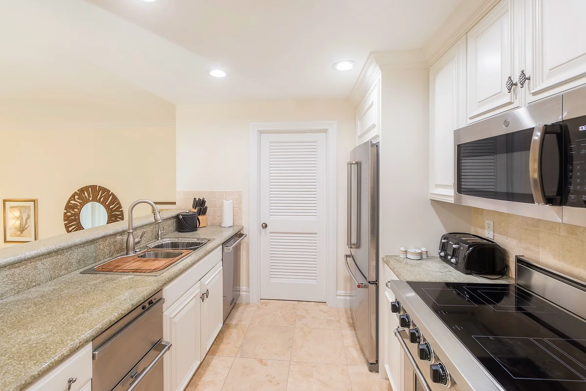 Ocean Sonata: Kitchen